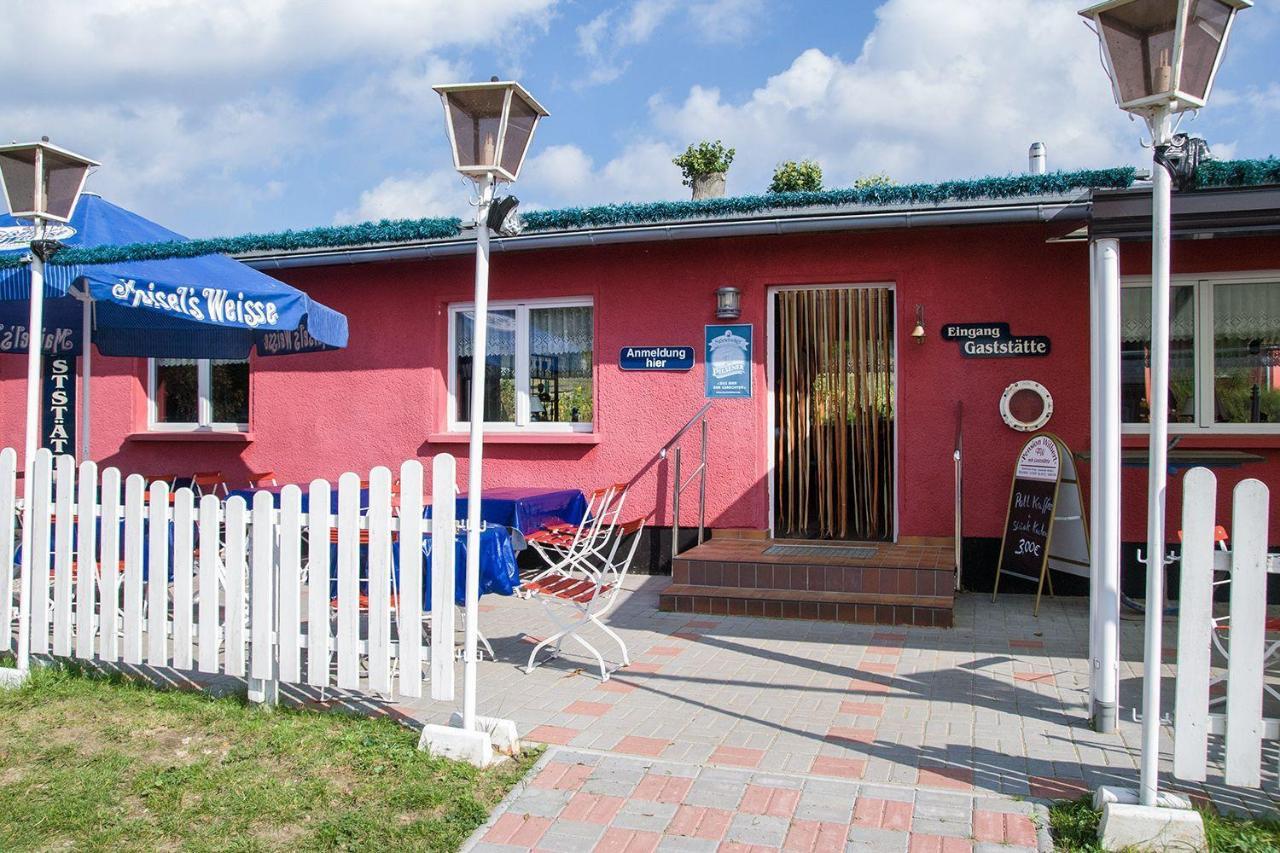 Familienzimmer Mit Gemeinschaftsbad Gross Banzelvitz Exterior photo